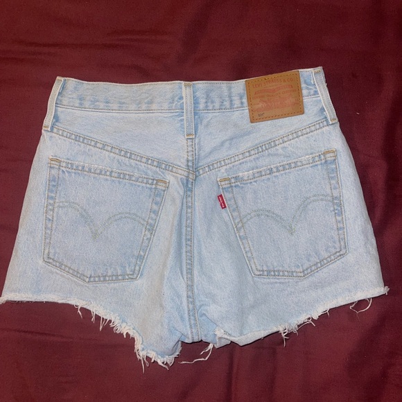 501 Levi Jean Shorts - Picture 2 of 3